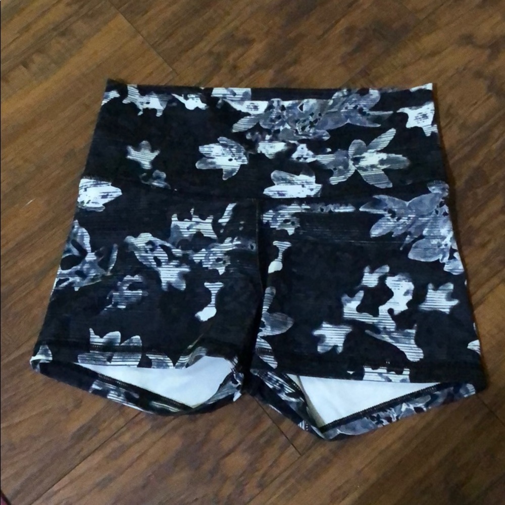 Old navy black and white floral compression shorts